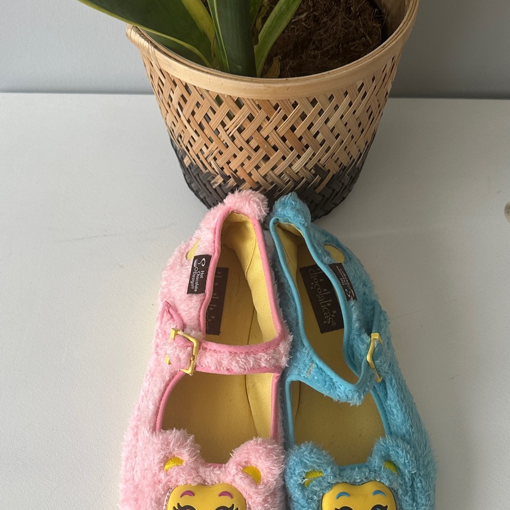 Women's Hot Chocolate Design Chocolaticas Fuzzy Bears Mary Jane Flat size 35 - Picture 2 of 5